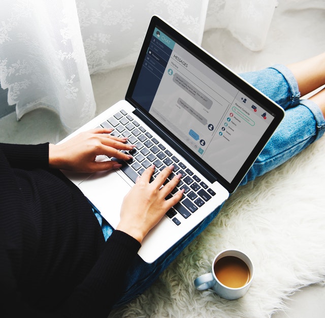 Outsource live chat on your website